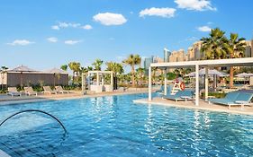 منتجع شاطئ العنوان